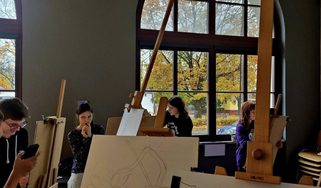 A tymczasem na zajęciach rysunku w klasie 2a...