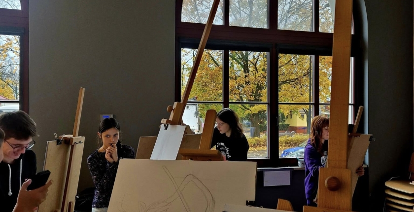 A tymczasem na zajęciach rysunku w klasie 2a...